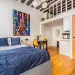 Charming Flat, Center Of