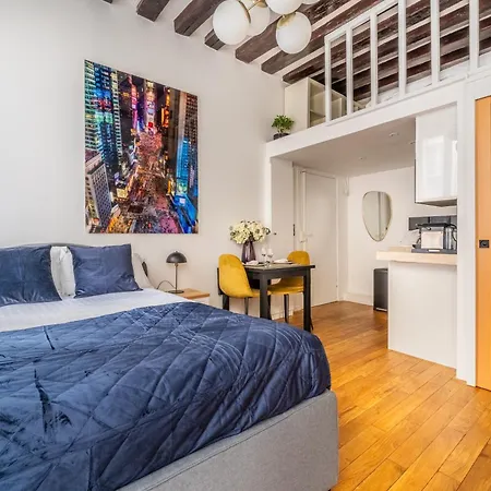 Charming Flat, Center Of