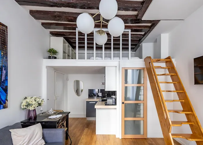 Charming Flat, Center Of דירה *