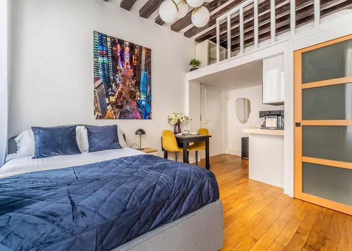 Charming Flat, Center Of